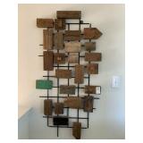 WOOD WALLHANGING