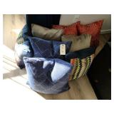 8PC ASSORTED PILLOWS