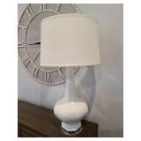 WHITE TABLE LAMP