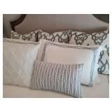 QUEEN BEDDING