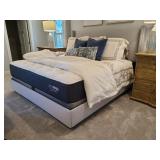 KING MATTRESS & BOXSPRING