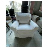 WHITE ROCKING CHAIR