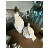 2PC WHITE VASE SET