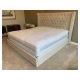 KING UPHOLSTERED HEAD & FOOTBOARD