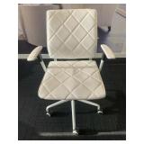 WHITE OFFICE CHAIR