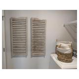 4PC FARMHOUSE SHUTTERS DECO & 2 STORAGE BASKETS