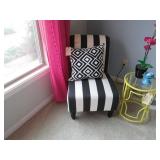 SIDE CHAIR W/PILLOW