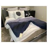 QUEEN BEDDING