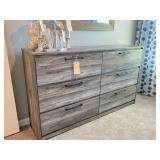 DRESSER
