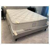 QUEEN MATTRESS & BOXSPRING