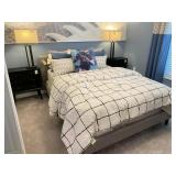 QUEEN BEDDING