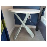 OAR SIDE TABLE
