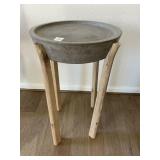 ACCENT TABLE
