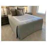 QUEEN BEDDING
