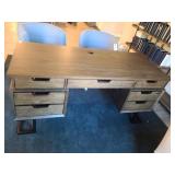 COMPUTER DESK