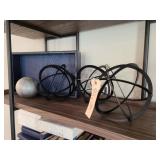 ASSORTED DECO ITEMS