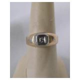 10K  y.g. ring w/diamond set in white gold, size