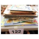 Books: 5 Little Golden Books - sticker book - dot Books: 5 Little Golden Books - sticker book - dot