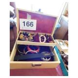 Jewelry box full of bracelets - Japanese type fan Jewelry box full of bracelets - Japanese type fan