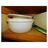 Tupperware: lettuce keeper - 9x13 with lid -