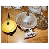 Vintage electric popcorn popper - 2 gold accent Vintage electric popcorn popper - 2 gold accent