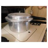 Mirro-matic 6' pressure cooker Mirro-matic 6' pressure cooker