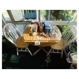 Cute small wooden kitchen pedestal table with