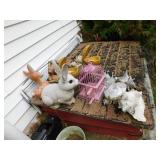 Yard art lot on top of little roof: 2 pelicans - 4 Yard art lot on top of little roof: 2 pelicans - 4
