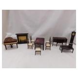 Plasco & Renwal dollhouse furniture, 11 pieces