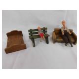 Vintage wooden doll furniture & 2 dolls