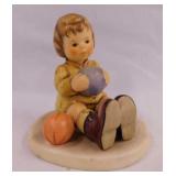 1990 Goebel Hummel At Play figurine, 4" tall