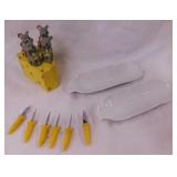 2 ceramic corn on the cob plates - 6 corn on the