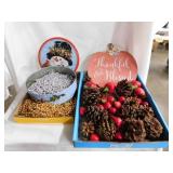 Silver & gold beaded garland - Pinecones - Apple