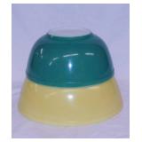 Two 1945 Pyrex Primary nesting mixing bowls: