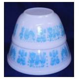 Two 1957 Pyrex Amish Butterprint mixing bowls: