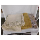 3 beautiful tablecloths, seat 6-8