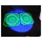 Set of 2 Jeanette glass adam green uranium plates,