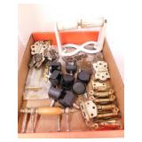 Cabinet hinges & handles - 8 plastic casters -