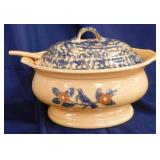 Pfaltzgraff American 3.5 qt. soup tureen w/ lid &