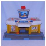 Fisher Price: 1980 Little People Airport #933 -