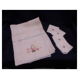 Vintage embroidered tablecloth w/ 4 matching