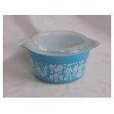 1957 Pyrex Amish Butterprint 1 qt. casserole #473