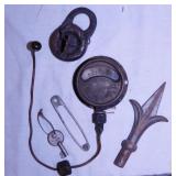 1915 cast iron padlock & key - Brass GE gauge -