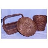 3 baskets - 2 plastic trays