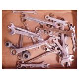 21 combination wrenches of various sizes - 6 open