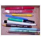Novelty giant pens & pencils