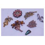 Mid Century brooches - Hair combs w/ rhinestones