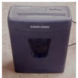 Black & Decker BD-61 crosscut paper shredder,