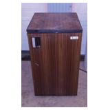 Avanti mini refrigerator w/ freezer, works,