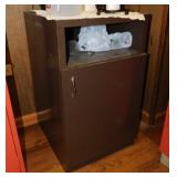 Metal storage cabinet, 20" x 18" x 30"